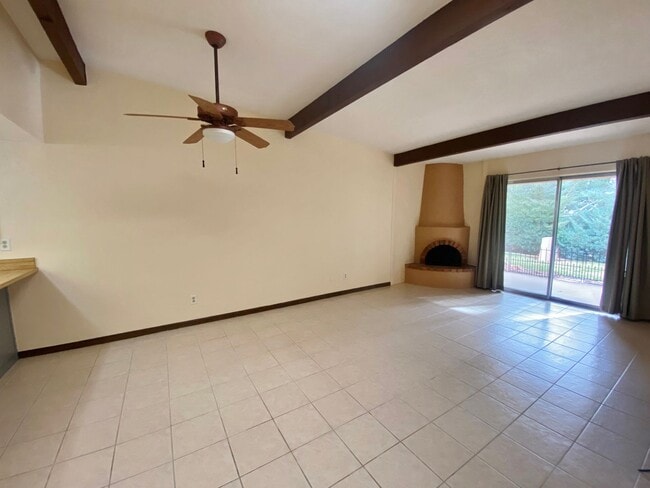 Building Photo - TOWNHOME - VILLAGE OF OAK CREEK