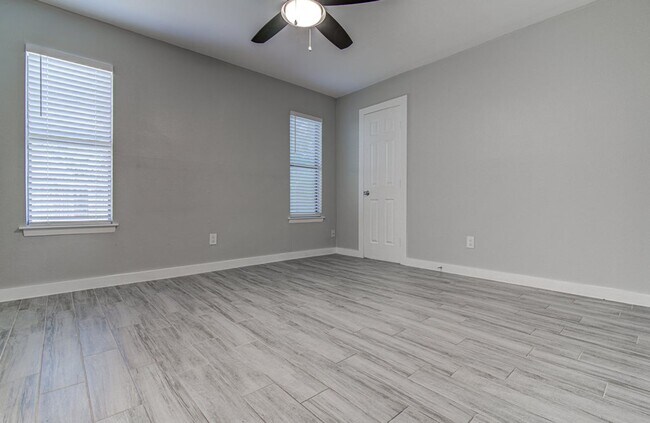 Building Photo - 1603 Dale Cove