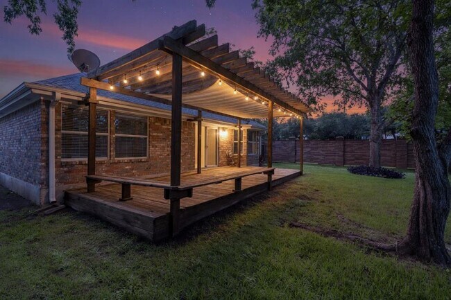 Building Photo - 7172 Ridge Oak Rd