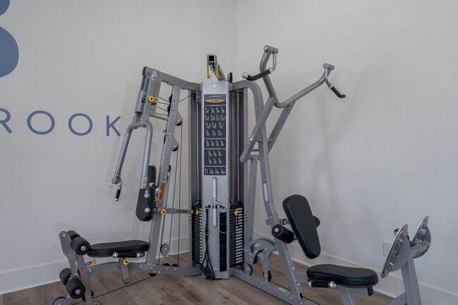 Building Photo - 815 Stonebrook Cir