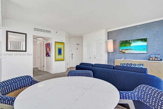 Building Photo - 4401 Collins Ave