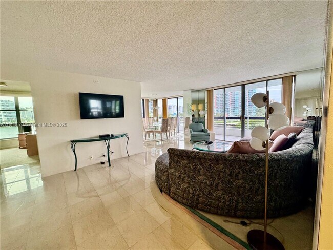 Building Photo - 3530 Mystic Pointe Dr