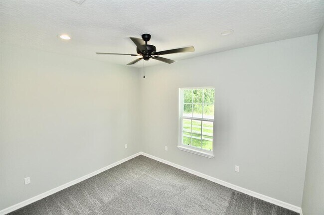 Building Photo - 111 Big Deer Dr
