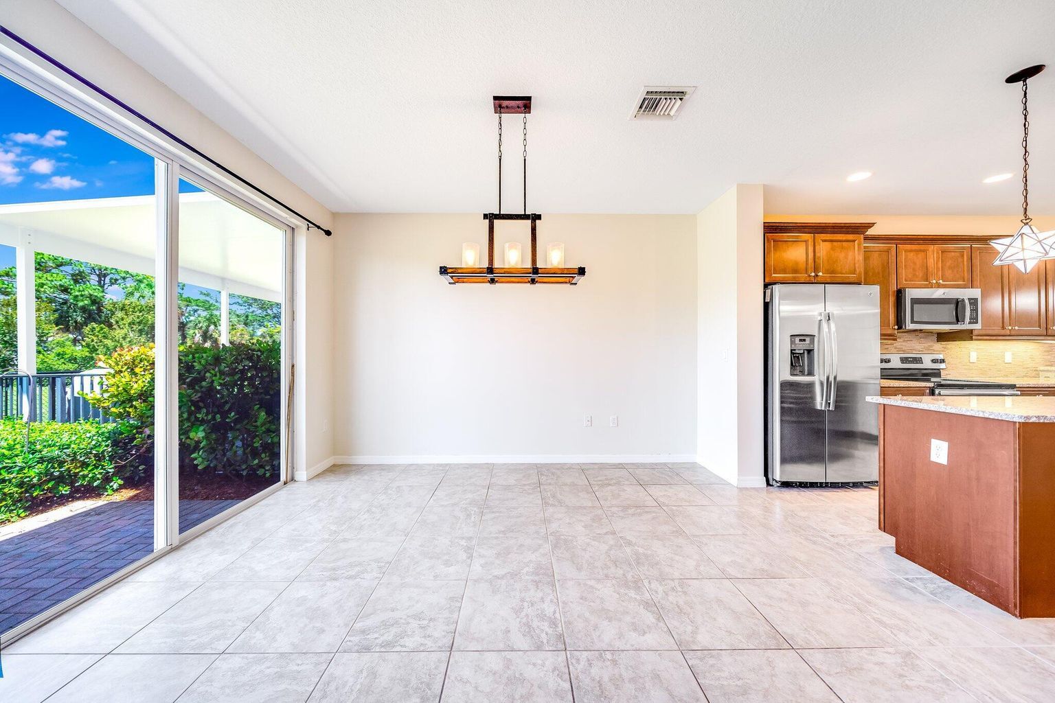 Building Photo - 4543 Tara Cove Way