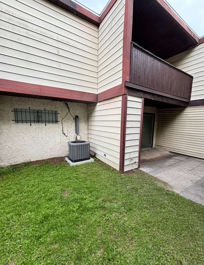 Building Photo - 3982 Crayrich Cir