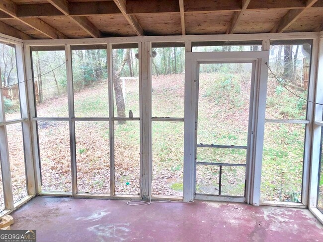 Building Photo - 6650 Westfield Dr