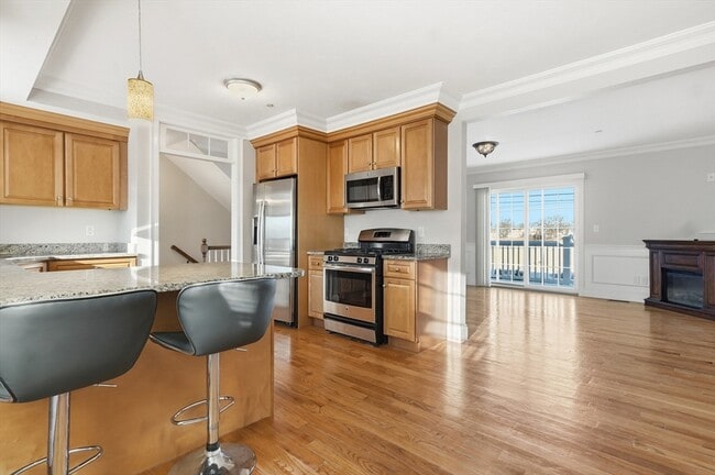 Building Photo - 597 Sea St