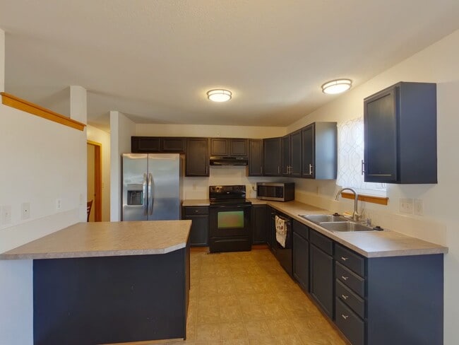 Building Photo - 804 N Longview Ct
