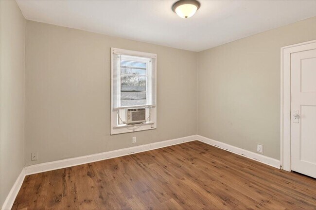 Building Photo - 508-508 Emerson Ave