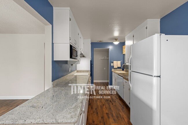 Building Photo - 3960 Annabelle Ave