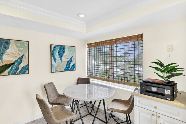 Building Photo - 250 Bradley Pl