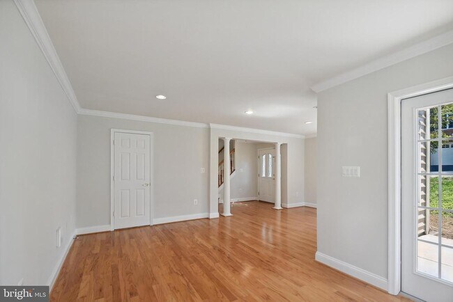 Building Photo - 47581 Royal Burnham Terrace