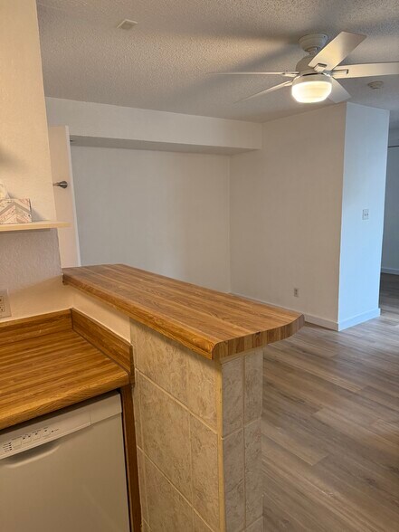 Building Photo - 2301 Basil Dr