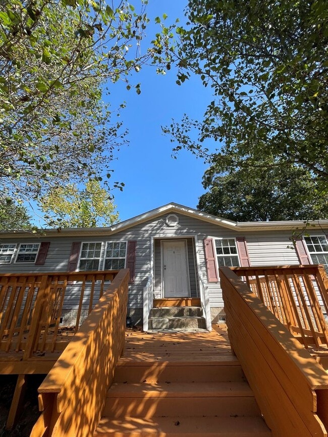 Building Photo - 3 bedroom 2 bath mobile home, LARGE, 1.33 ...