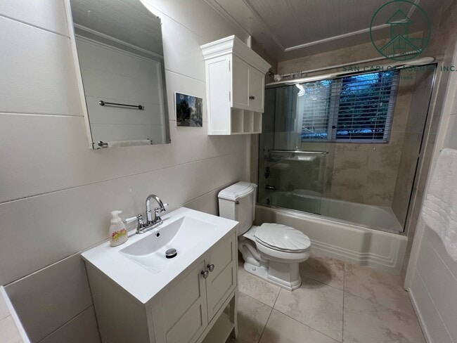 Building Photo - Updated & Spacious Four Bedroom Home in Peaceful Carmel Location