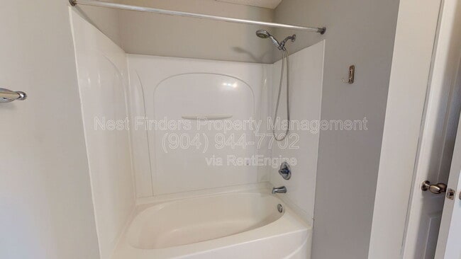 Building Photo - 464 Walnut Dr