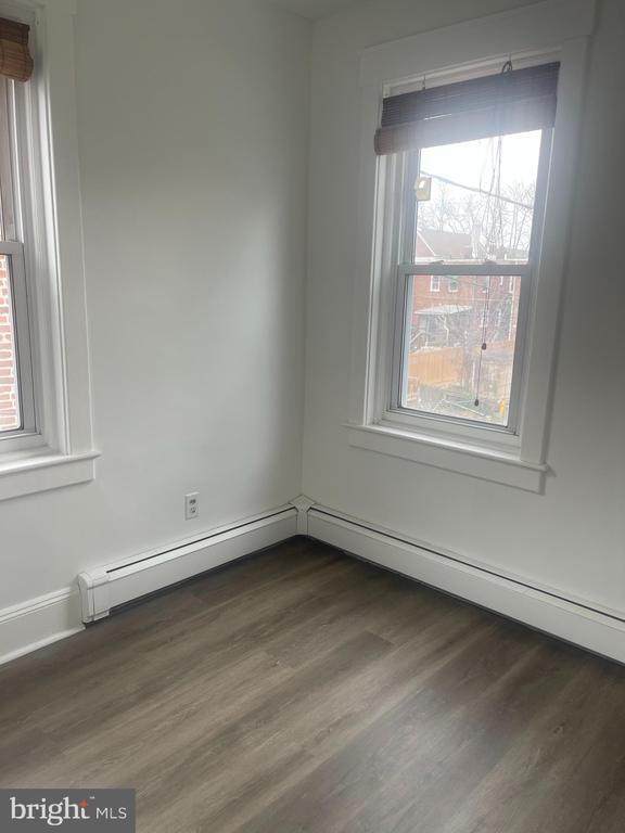 Building Photo - 238 6th Ave