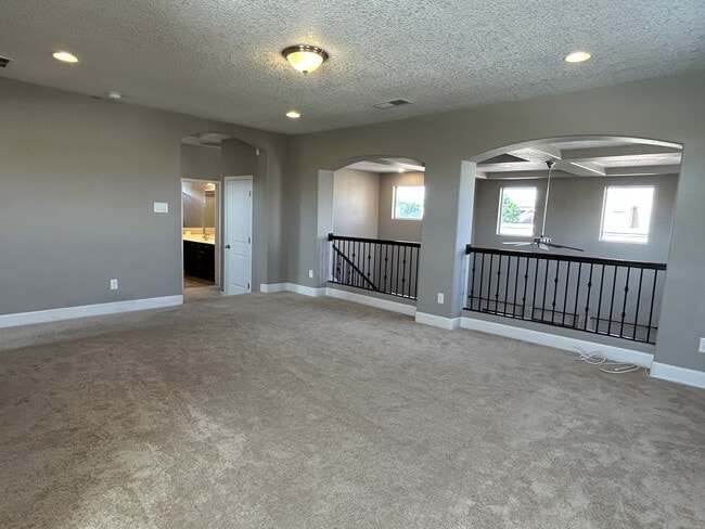 Building Photo - 7115 Vista Terraza Dr NW