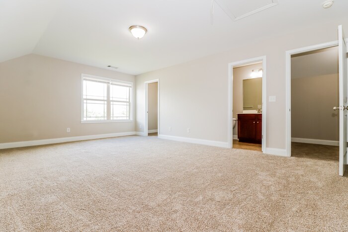 Building Photo - 1220 Tyler Woods Dr