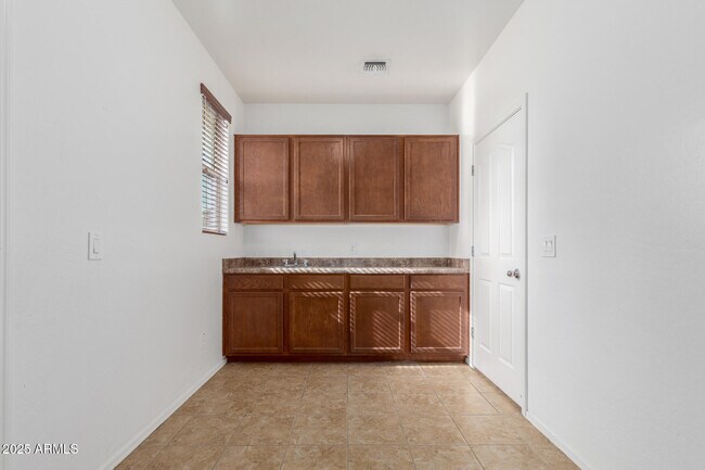 Building Photo - 20932 Vía de Arboles