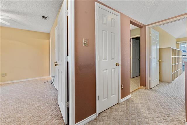 Building Photo - 6752 MacIntosh Dr
