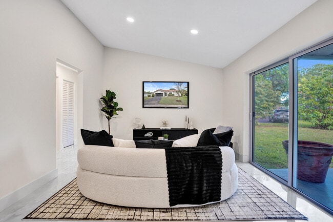 Building Photo - 2881 NW 98th Way