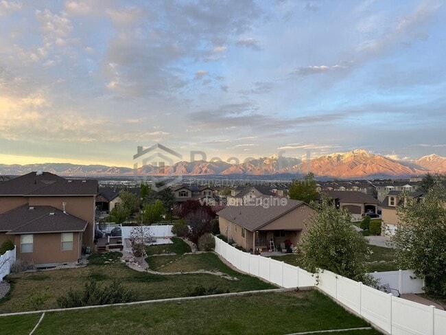 Building Photo - 5386 Emmeline Dr