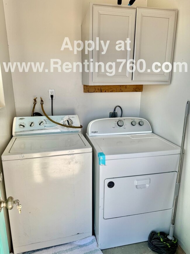 Building Photo - Fully Updated Furnished Studio Near Milita...