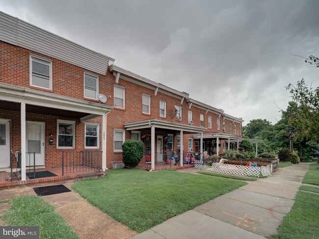 Building Photo - 2047 Griffis Ave