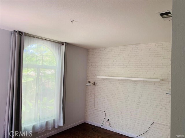 Building Photo - 8 Santa Barbara Ct