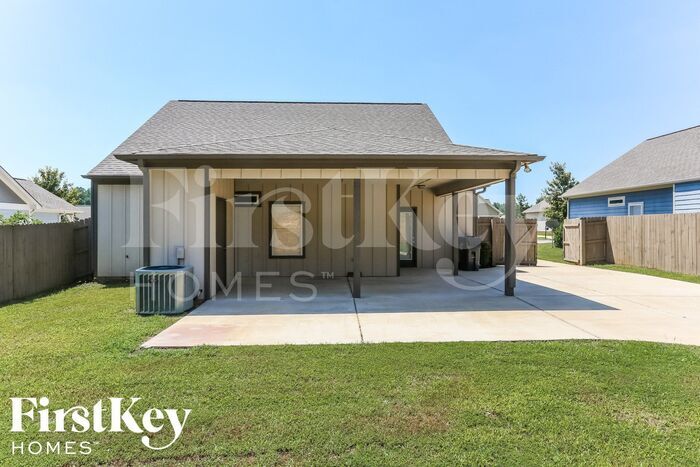 Building Photo - 5541 Timber Leaf Trail