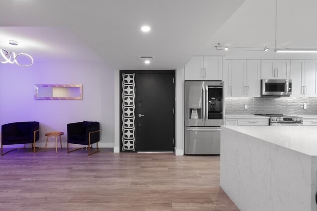 Building Photo - 6502 N Central Ave