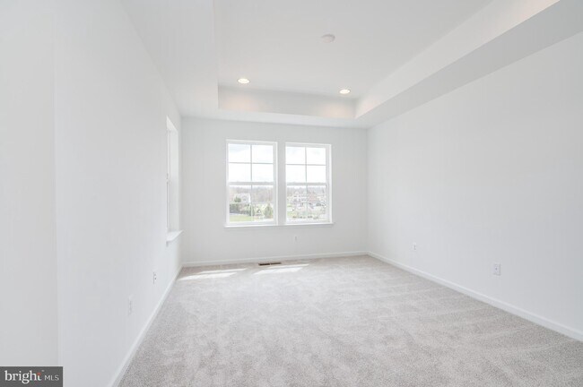 Building Photo - 301 Hillsdale Pl
