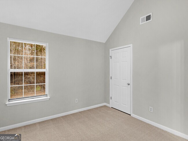 Building Photo - 230 Millstone Dr