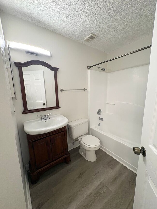 Building Photo - 8824 Coral Palms Ct