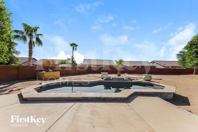 Building Photo - 16221 W Marconi Ave