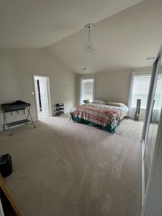 Building Photo - 2913 Seven Kings Ct