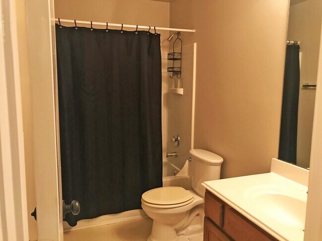 Building Photo - 26885 Kings Park Hollow Dr