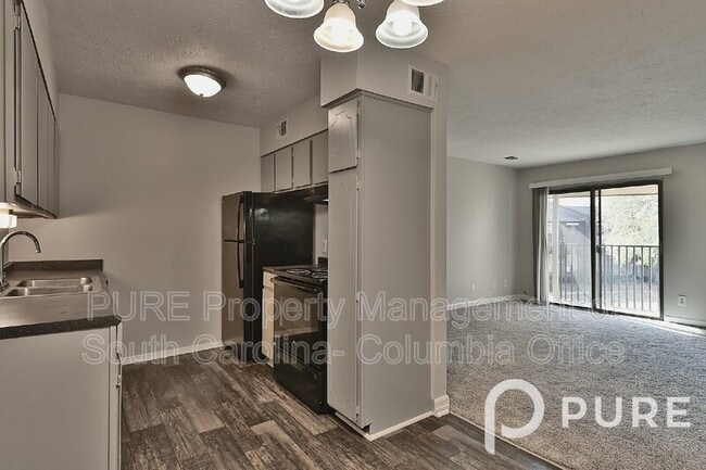 Building Photo - 1323 Old Manor Rd