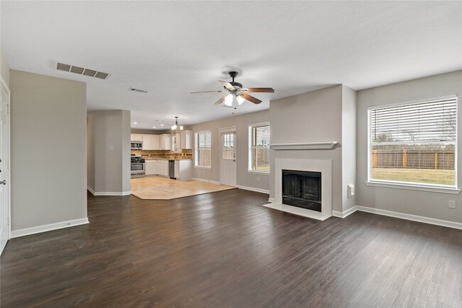 Building Photo - 3505 Stonegate Cir