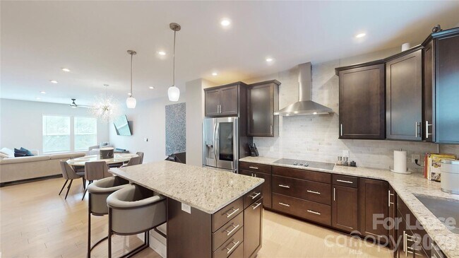 Building Photo - 3804 Sky Haven Dr