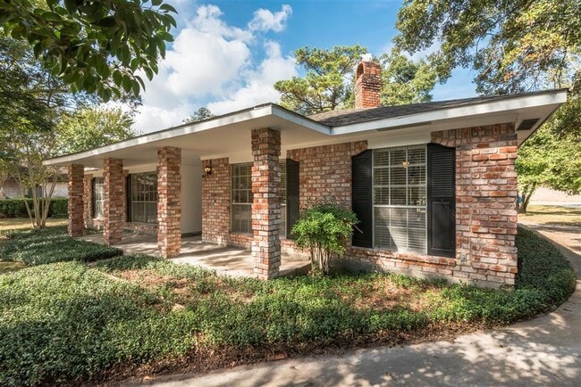 Building Photo - 7403 Tall Pines Dr