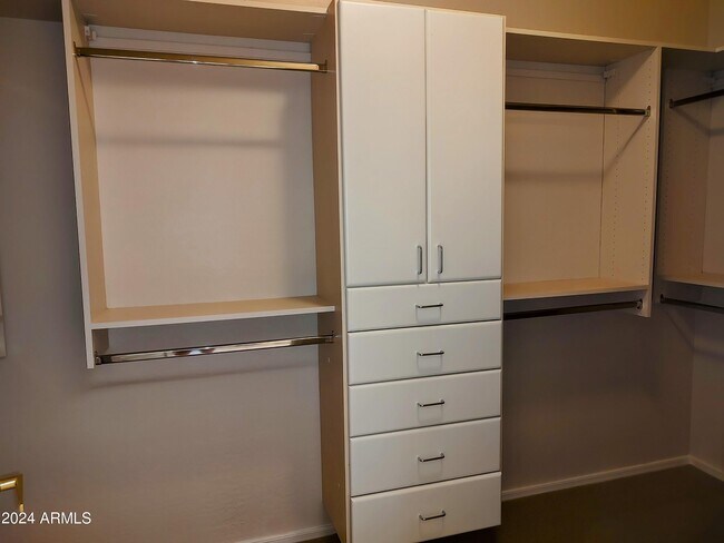 Building Photo - 17214 W Hermosa Dr