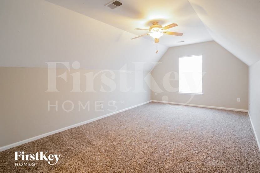 Building Photo - 528 Beverly Dr