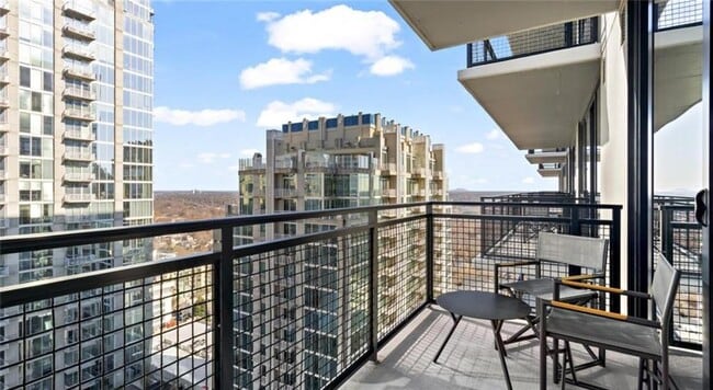 Building Photo - 811 Peachtree St NE