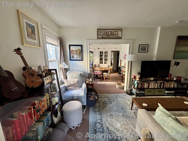 Building Photo - 23-25 Bonner Ave Unit #1