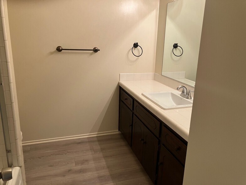 Full Bath (Sink) - 2514 14th Ave