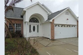 Building Photo - 28 Ruby Cir