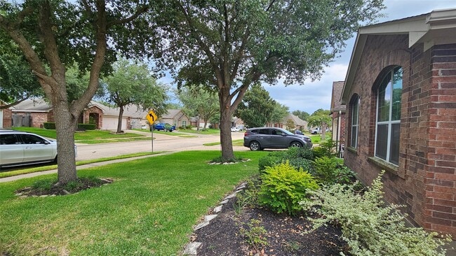Building Photo - 18015 Willow Cliff Ln