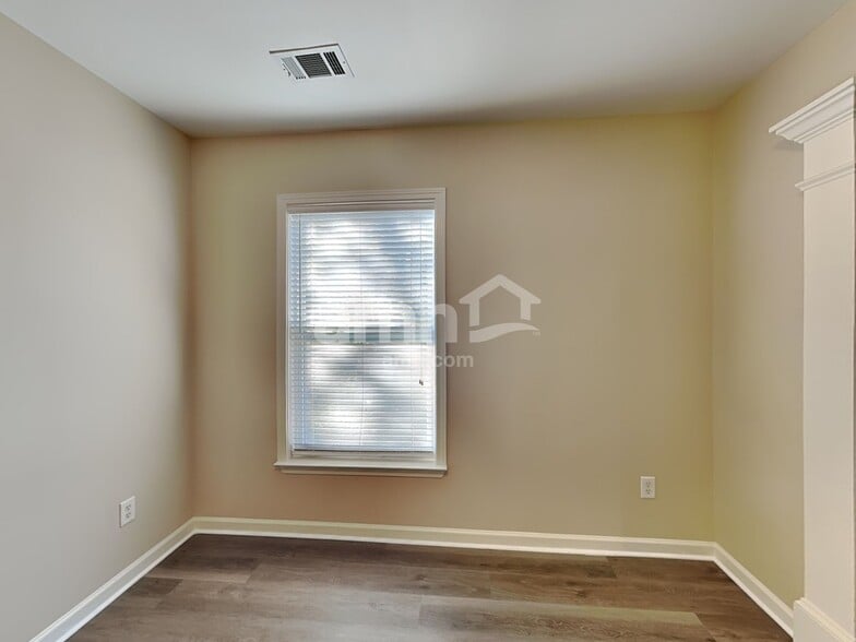 Building Photo - 1205 Ethans Way